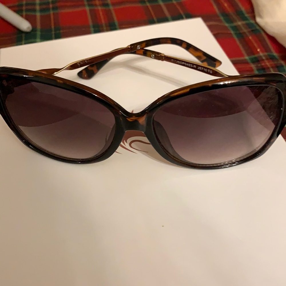 Jessica Simpson sunglasses
